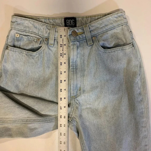 BDG Urban Outfitters Women's Mom High Rise Distressed Denim Jeans Size 26 - Picture 14 of 15